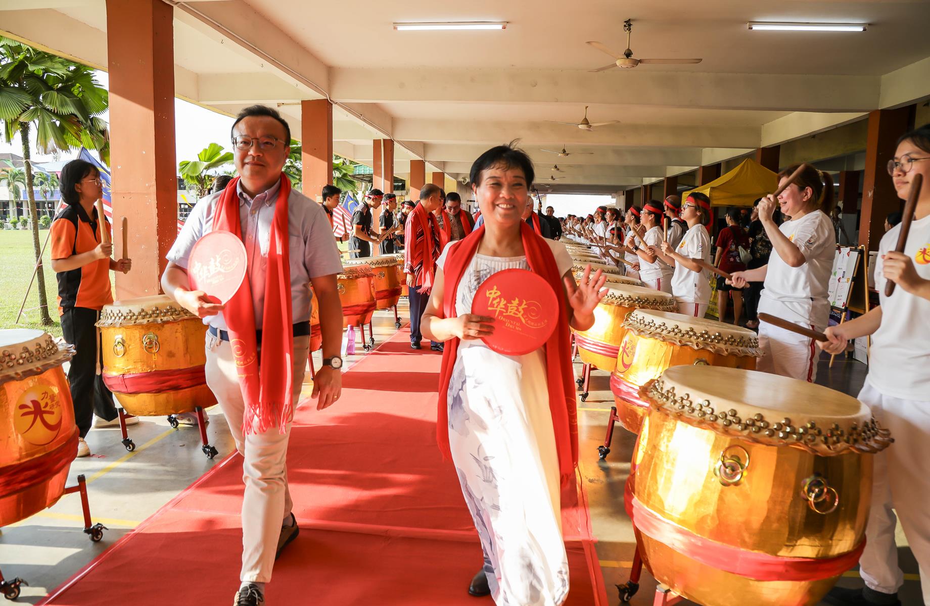 左：游佳豪；右：白世音