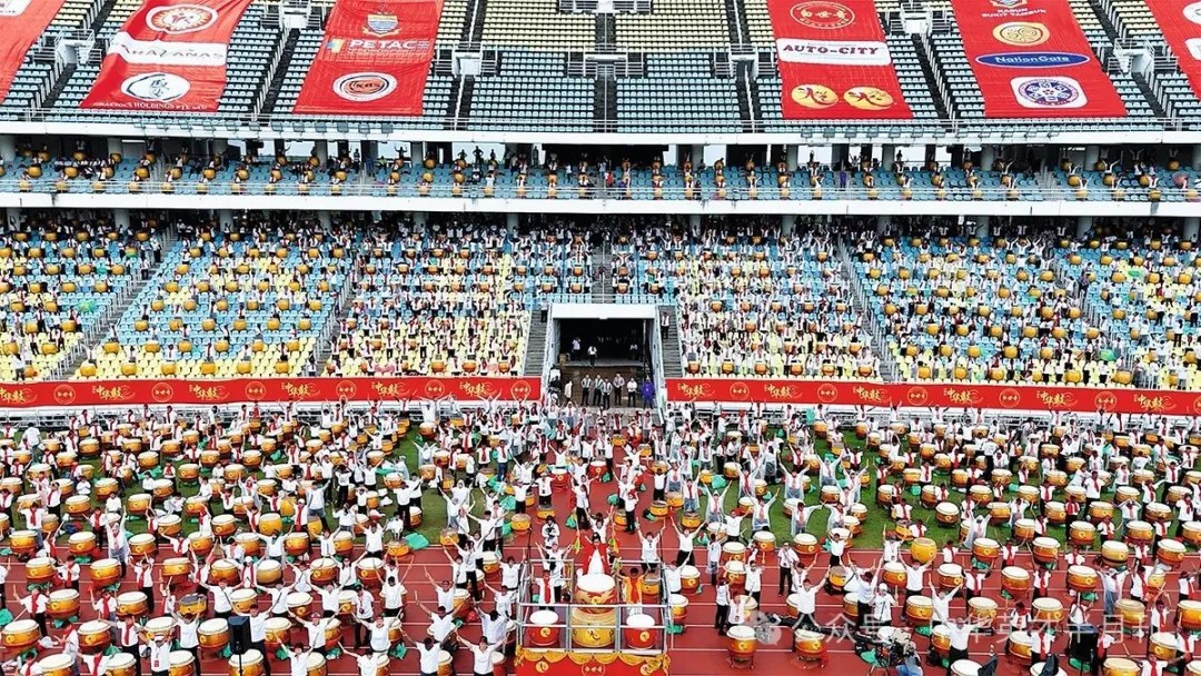 马来西亚槟城峇都交（加）湾槟州体育场“万仁”大合奏