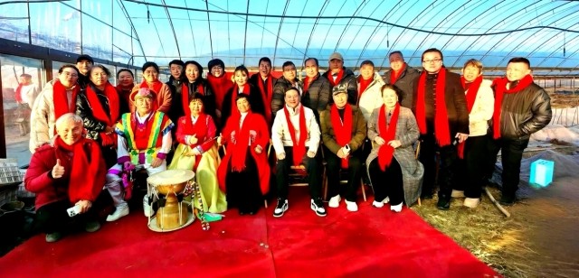 来自中国、马来西亚和新加坡的各界代表共庆元旦