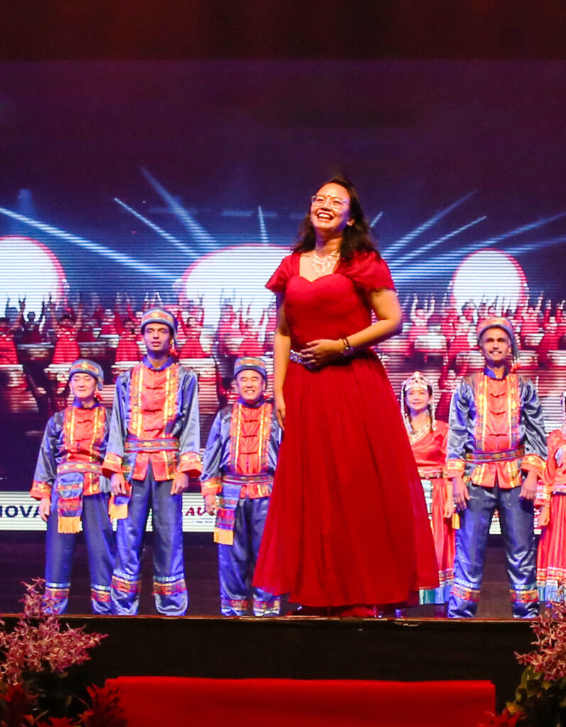 白世音文化艺术BSY Cultural Arts合唱团指挥Cindy