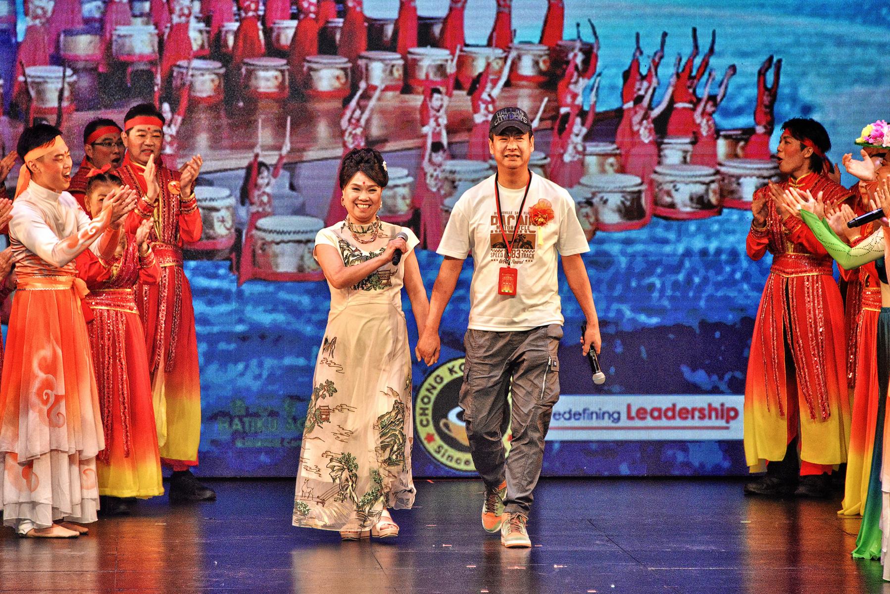 白世音院长(总策划）和熊继文（总导演）